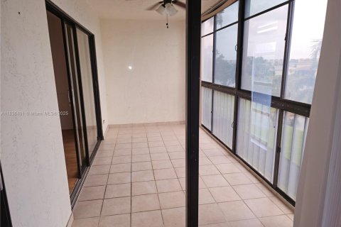 Condo in Delray Beach, Florida, 2 bedrooms  № 1827515 - photo 9