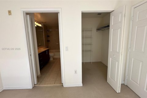 Condo in Fort Lauderdale, Florida, 1 bedroom  № 1986246 - photo 24