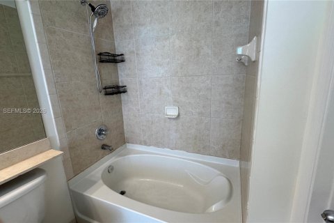 Condo in Fort Lauderdale, Florida, 1 bedroom  № 1986246 - photo 28