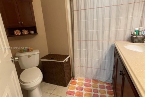 Condo in Miami, Florida, 2 bedrooms  № 1997434 - photo 22