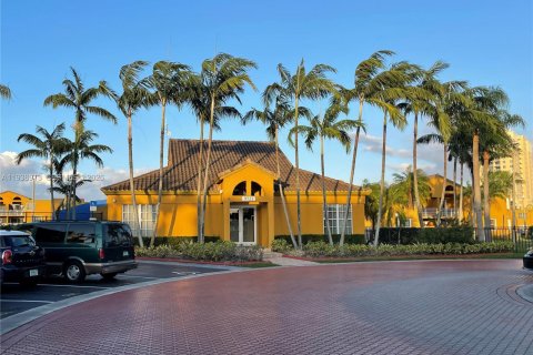 Condo in Miami, Florida, 2 bedrooms  № 1997434