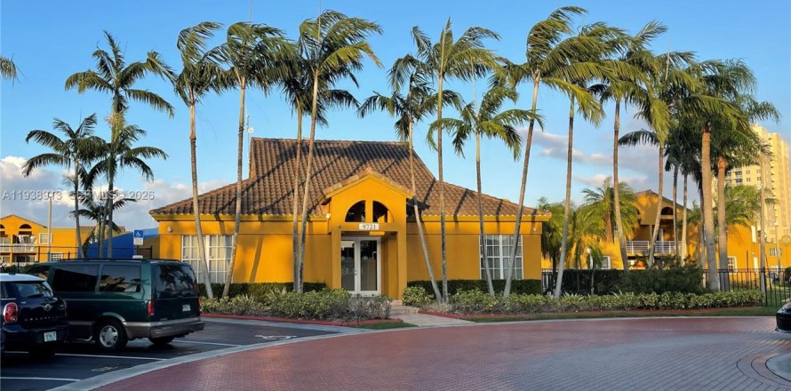 Condo in Miami, Florida, 2 bedrooms  № 1997434