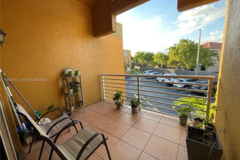 Condo in Miami, Florida, 2 bedrooms  № 1997434 - photo 17