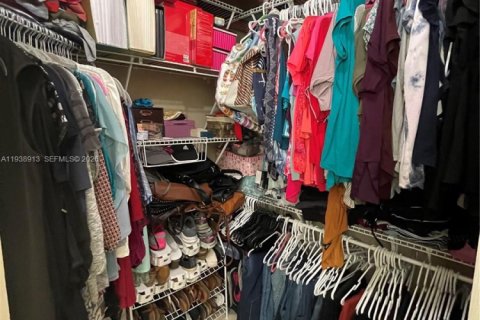 Condo in Miami, Florida, 2 bedrooms  № 1997434 - photo 24