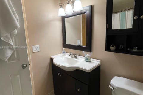 Condo in Miami, Florida, 2 bedrooms  № 1997434 - photo 28