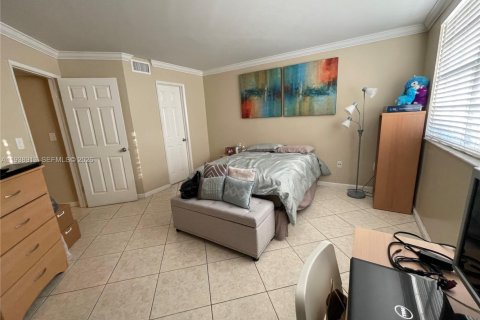 Condo in Miami, Florida, 2 bedrooms  № 1997434 - photo 21