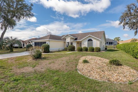 House in Ocala, Florida 2 bedrooms, 129.51 sq.m. № 2230419 - photo 2