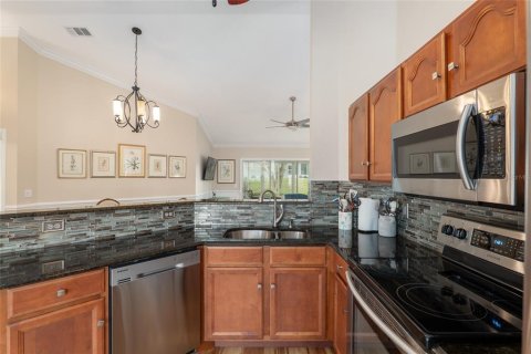 House in Ocala, Florida 2 bedrooms, 129.51 sq.m. № 2230419 - photo 24