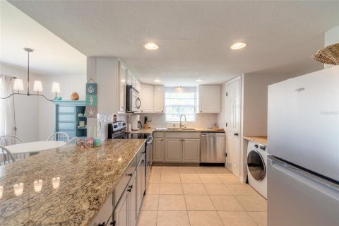 Condominio en venta en South Daytona, Florida, 2 dormitorios, 85.66 m2 № 2097294 - foto 4