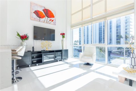 Condo in Miami Beach, Florida, 1 bedroom  № 1871600 - photo 14