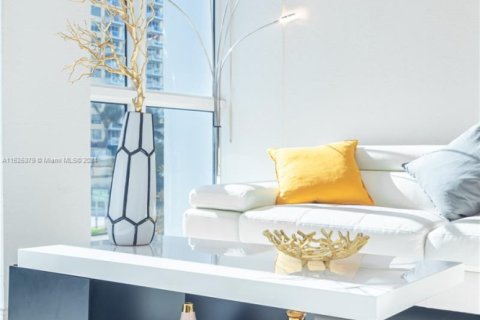 Condo in Miami Beach, Florida, 1 bedroom  № 1871600 - photo 22