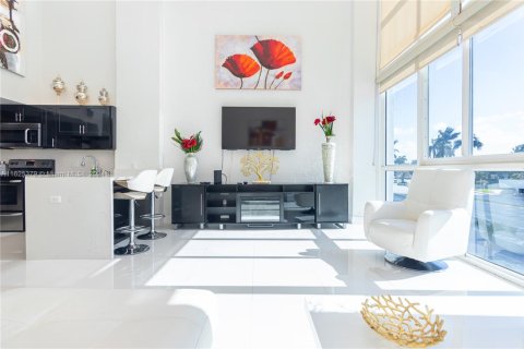 Condo in Miami Beach, Florida, 1 bedroom  № 1871600 - photo 15