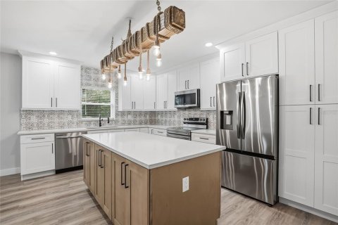 Casa en venta en Wesley Chapel, Florida, 4 dormitorios, 162.95 m2 № 2206643 - foto 18