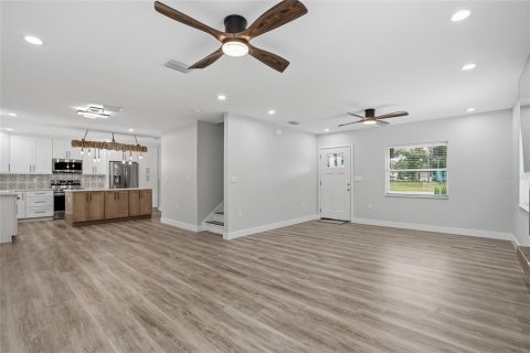 Casa en venta en Wesley Chapel, Florida, 4 dormitorios, 162.95 m2 № 2206643 - foto 12
