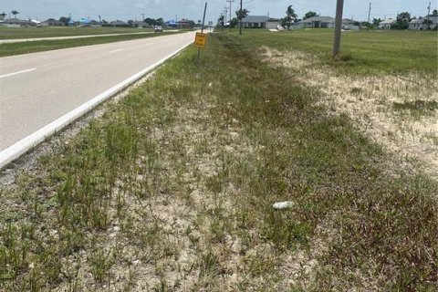 Land in Cape Coral, Florida № 2161017