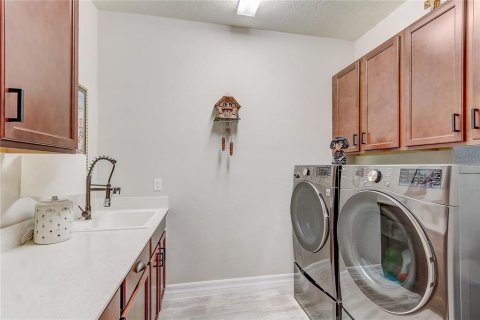 House in Winter Park, Florida 5 bedrooms, 266.26 sq.m. № 1510635 - photo 17