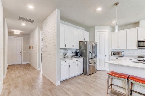 House in Winter Park, Florida 5 bedrooms, 266.26 sq.m. № 1510635 - photo 8
