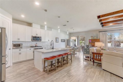 House in Winter Park, Florida 5 bedrooms, 266.26 sq.m. № 1510635 - photo 7