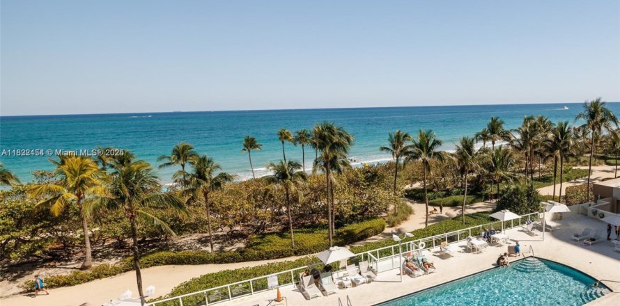 Condo in Bal Harbour, Florida, 2 bedrooms № 1938244