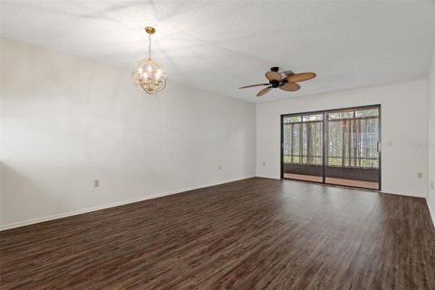 Villa ou maison à vendre à Spring Hill, Floride: 2 chambres, 92.44 m2 № 2234525 - photo 15