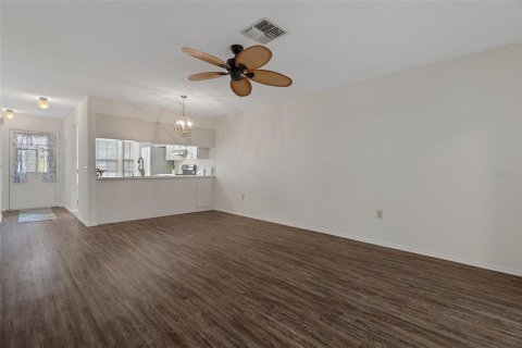 Villa ou maison à vendre à Spring Hill, Floride: 2 chambres, 92.44 m2 № 2234525 - photo 19