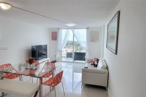 Condo in Miami, Florida, 2 bedrooms  № 2086490 - photo 6
