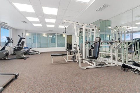 Condo in Miami, Florida, 2 bedrooms  № 2086490 - photo 15