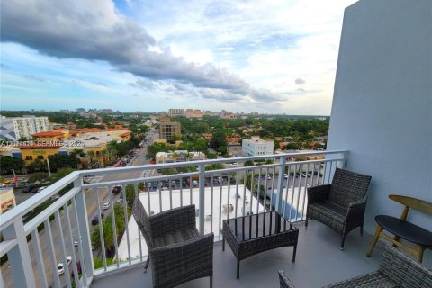 Condo in Miami, Florida, 2 bedrooms  № 2086490 - photo 12