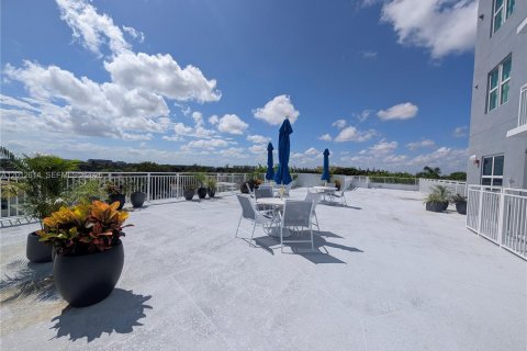Condo in Miami, Florida, 2 bedrooms  № 2086490 - photo 20