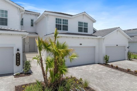 Townhouse in Punta Gorda, Florida 3 bedrooms, 196.02 sq.m. № 1750477 - photo 2