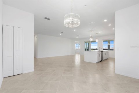 Townhouse in Punta Gorda, Florida 3 bedrooms, 196.02 sq.m. № 1750477 - photo 13
