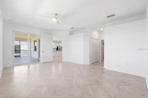 Townhouse in Punta Gorda, Florida 3 bedrooms, 196.02 sq.m. № 1750477 - photo 15