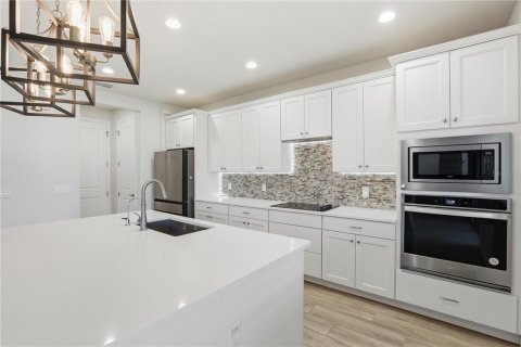 House in Sanford, Florida 4 bedrooms, 306.3 sq.m. № 2235579 - photo 12