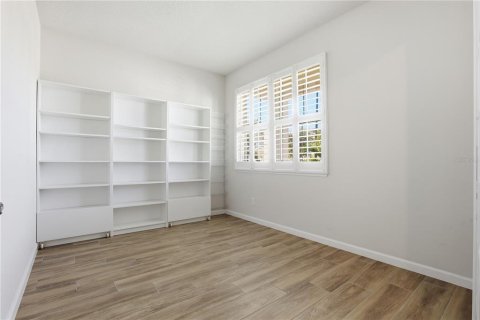 House in Sanford, Florida 4 bedrooms, 306.3 sq.m. № 2235579 - photo 4