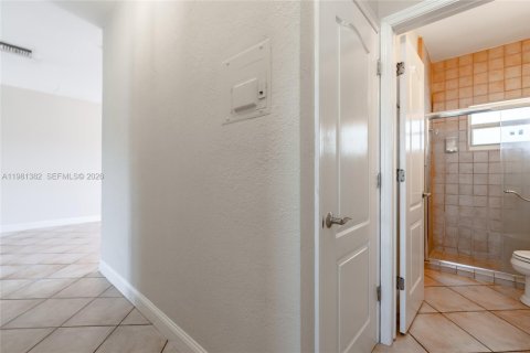 Copropriété à louer à North Miami, Floride: 1 chambre, 73.21 m2 № 2079938 - photo 13