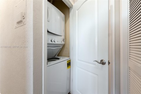Copropriété à louer à North Miami, Floride: 1 chambre, 73.21 m2 № 2079938 - photo 12