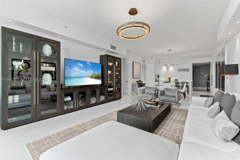 Condominio en alquiler en Miami Beach, Florida, 3 dormitorios, 190.73 m2 № 2023276 - foto 24