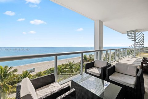 Condominio en Miami Beach, Florida, 3 dormitorios  № 2023276