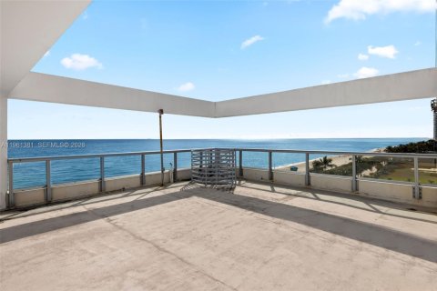 Condominio en alquiler en Miami Beach, Florida, 3 dormitorios, 190.73 m2 № 2023276 - foto 22