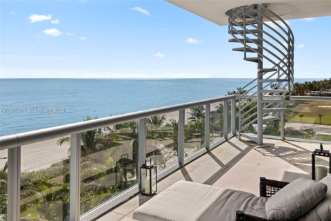 Condominio en alquiler en Miami Beach, Florida, 3 dormitorios, 190.73 m2 № 2023276 - foto 15