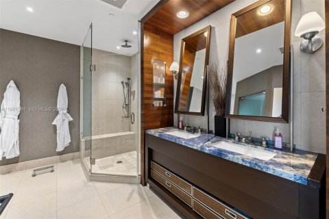 Condominio en alquiler en Miami Beach, Florida, 3 dormitorios, 190.73 m2 № 2023276 - foto 28