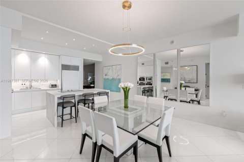 Condominio en alquiler en Miami Beach, Florida, 3 dormitorios, 190.73 m2 № 2023276 - foto 9
