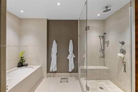 Condominio en alquiler en Miami Beach, Florida, 3 dormitorios, 190.73 m2 № 2023276 - foto 29