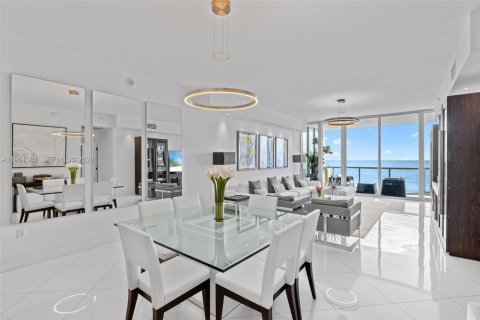 Condominio en alquiler en Miami Beach, Florida, 3 dormitorios, 190.73 m2 № 2023276 - foto 10