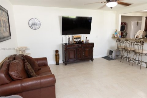 Villa ou maison à louer à Homestead, Floride: 3 chambres, 139.35 m2 № 1971628 - photo 13