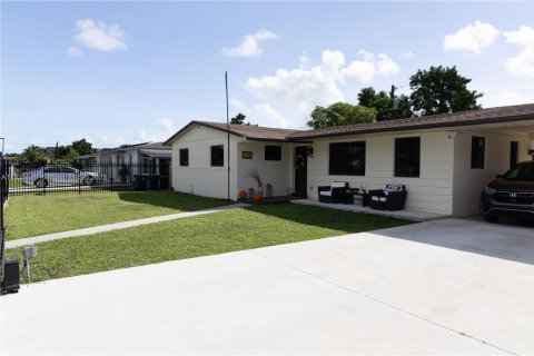 Villa ou maison à Homestead, Floride 3 chambres, 139.35 m2 № 1971628
