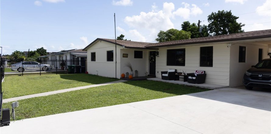 Villa ou maison à Homestead, Floride 3 chambres, 139.35 m2 № 1971628