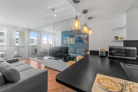 Copropriété à louer à Miami Beach, Floride: 1 chambre, 51.1 m2 № 1839460 - photo 6