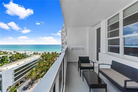 Copropriété à louer à Miami Beach, Floride: 1 chambre, 51.1 m2 № 1839460 - photo 1