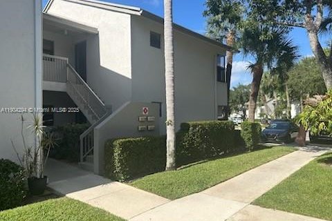 Condo in Coconut Creek, Florida, 2 bedrooms  № 1954961 - photo 2